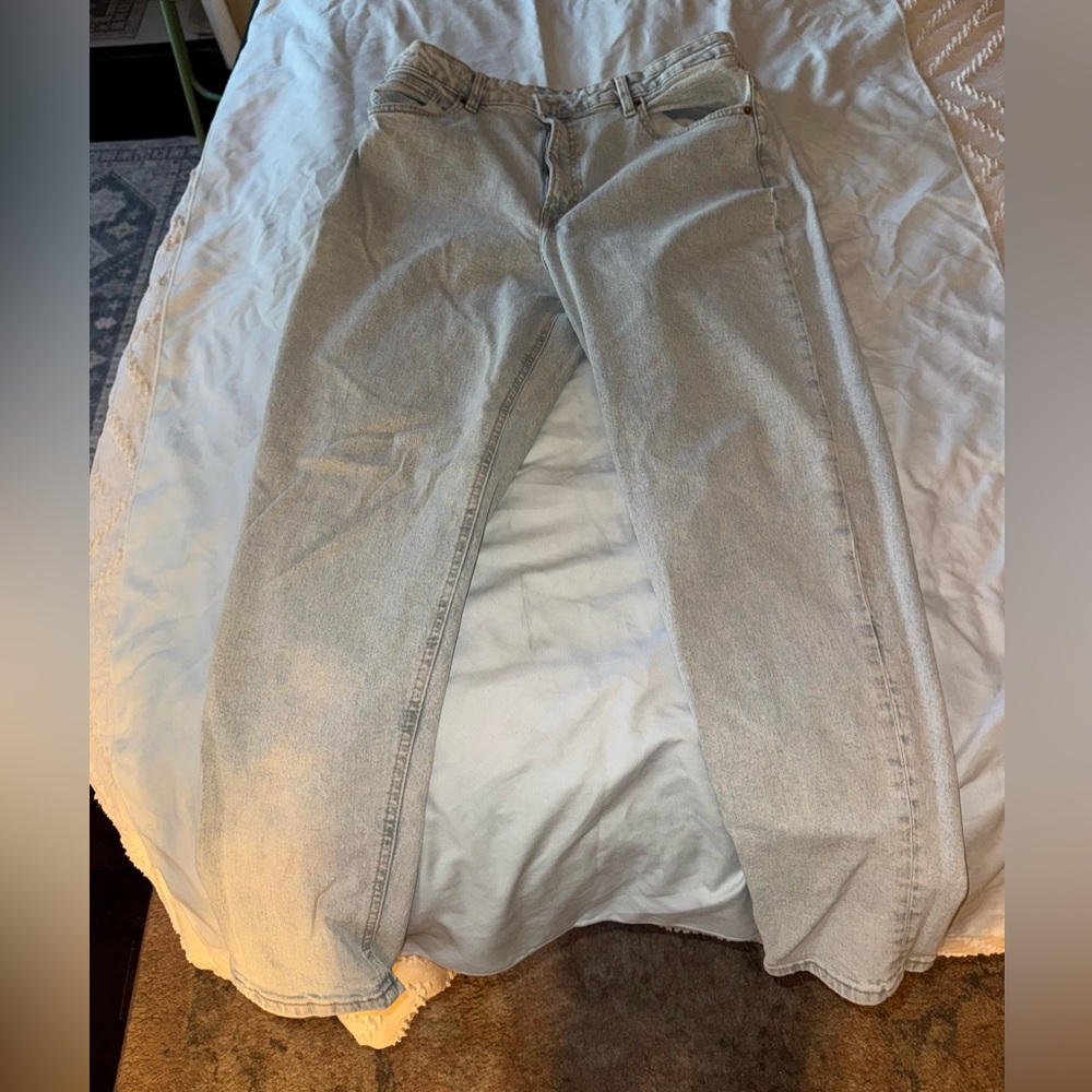 Light Wash Mom Jeans